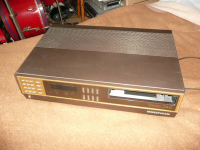 Grundig Video 2x4.jpg
